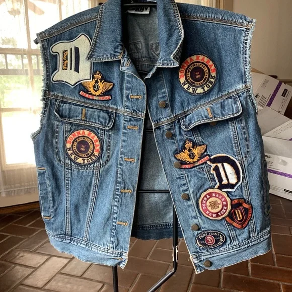 DKNY. Vest with patches. - Picture 1 of 3